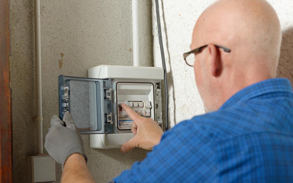 cherche électricien pas cher Seraincourt